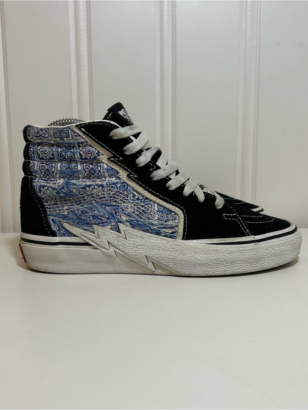 Vans sk8 hi lighting bolt blue white black floral blue